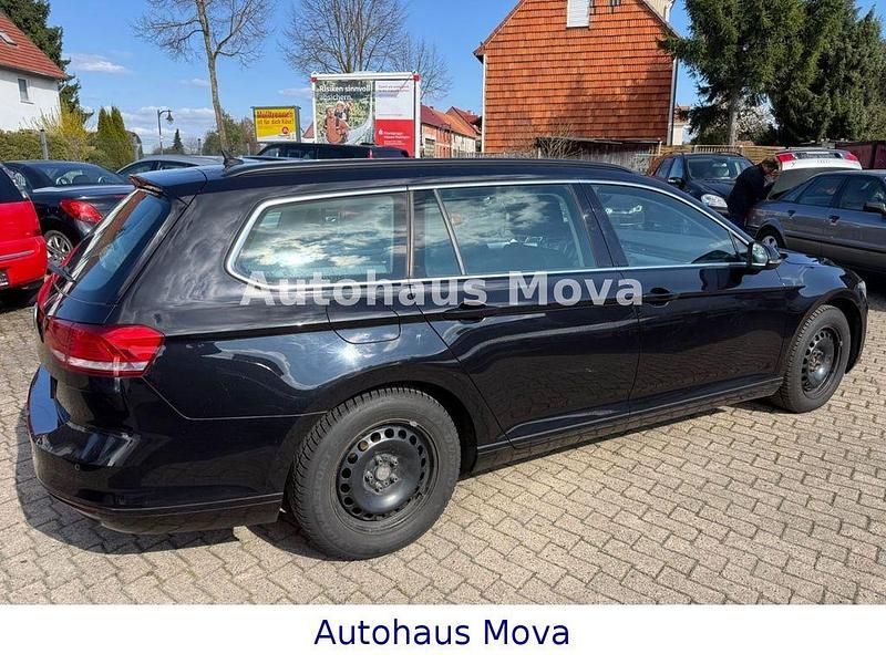 Gebraucht VW Passat Comfortline 150 PS (110 kW) 2016 Schwarz Kombi