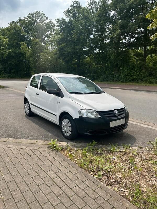 Weiß Gebraucht 2008 VW Fox Kleinwagen | 900 € (Superpreis) - Bild 1/4