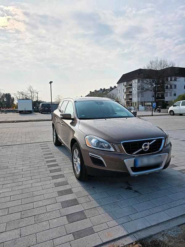 Gebraucht Volvo XC60 215 PS (158 kW) 2012 Braun SUV