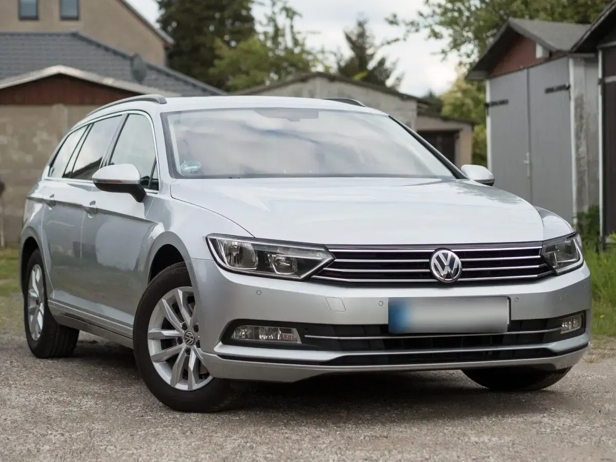 Gebraucht VW Passat Comfortline 150 PS (110 kW) 2017 Silber Kombi