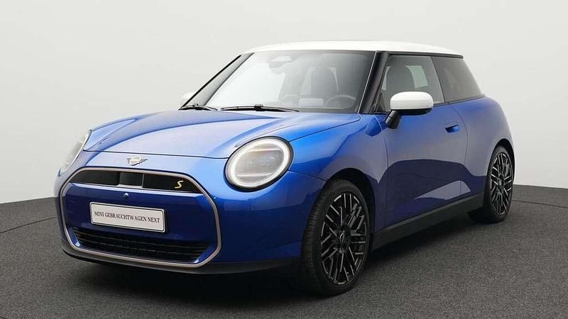 Blau Gebraucht 2024 Mini Cooper SE Favoured Kleinwagen | 33.157 € (Etwas zu teuer) - Bild 1/4