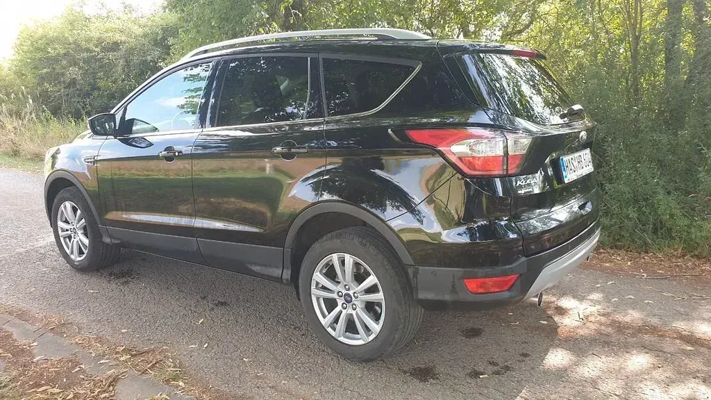 Gebraucht Ford Kuga Titanium 150 PS (110 kW) 2020 Schwarz SUV