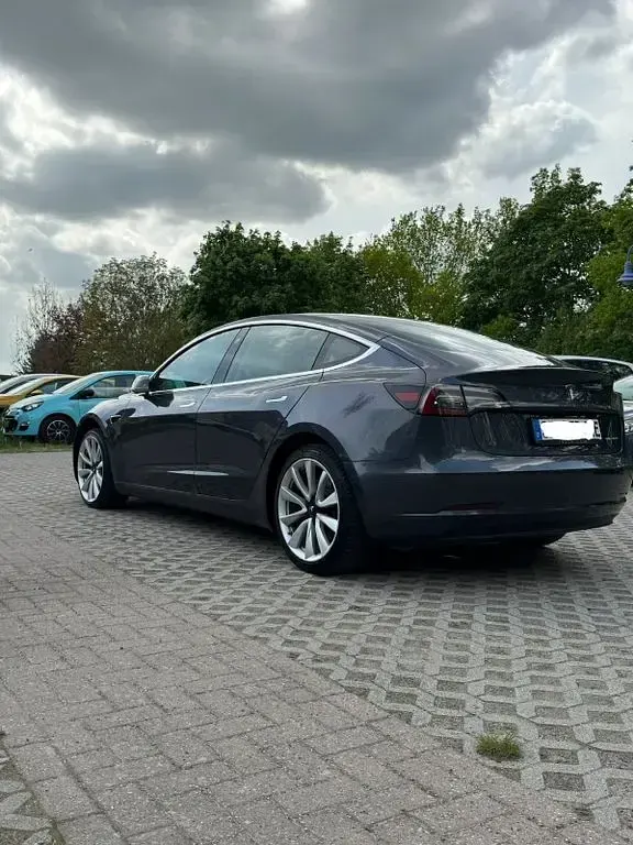 Usata Tesla Model 3 350 kW (476 CV) 2019 Grigio Berlina