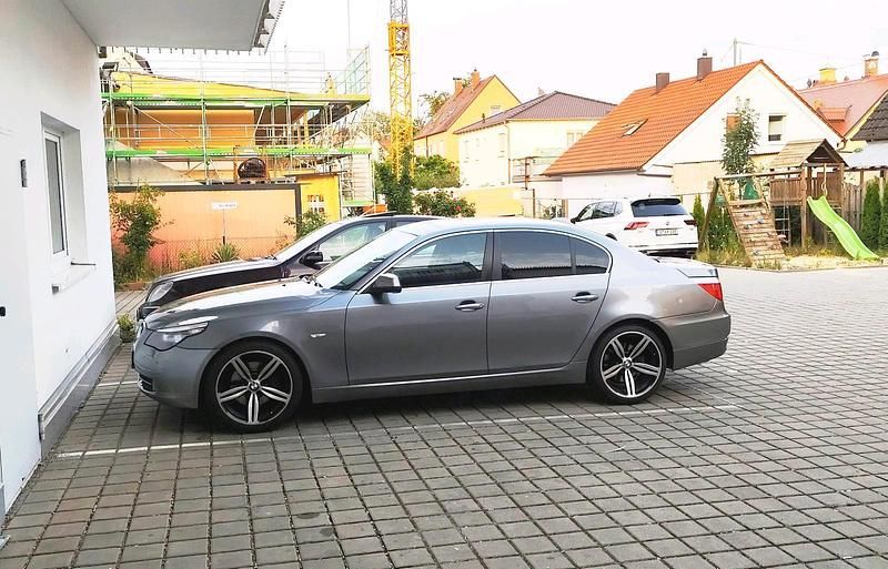 Grau Gebraucht 2009 BMW 530 Limousine | 5.500 € (Superpreis) - Bild 1/4