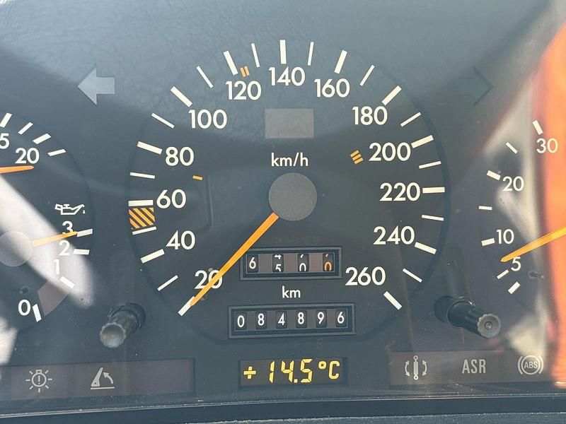 Gebraucht Mercedes SL600 394 PS (289 kW) 1983 Silber Cabrio