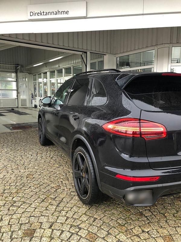 Second-hand Porsche Cayenne S 385 CP (283 kW) 2017 Negru SUV
