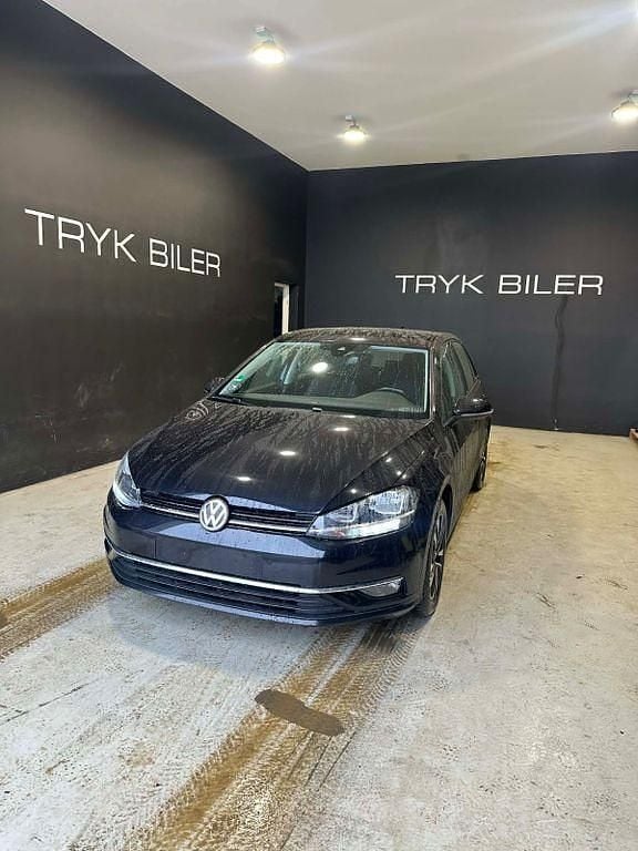 Gebraucht VW Golf VII Comfortline 116 PS (85 kW) 2019 Schwarz Limousine