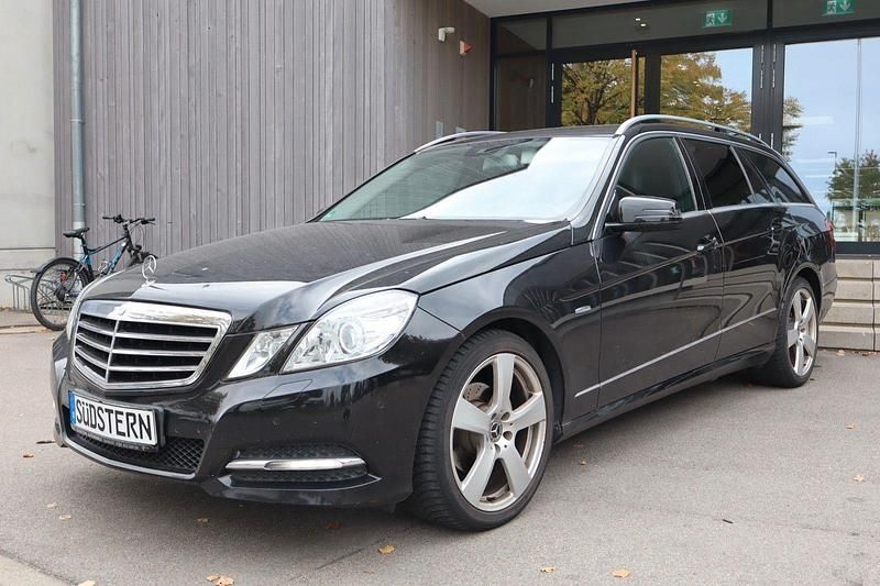 Schwarz Gebraucht 2010 Mercedes E200 Kombi | 7.490 € (Superpreis) - Bild 1/4