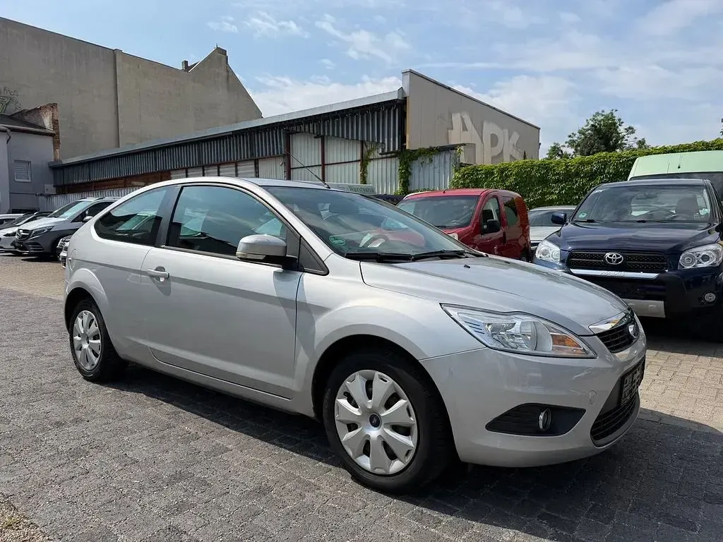Gebraucht Ford Focus 101 PS (74 kW) 2010 Silber Limousine