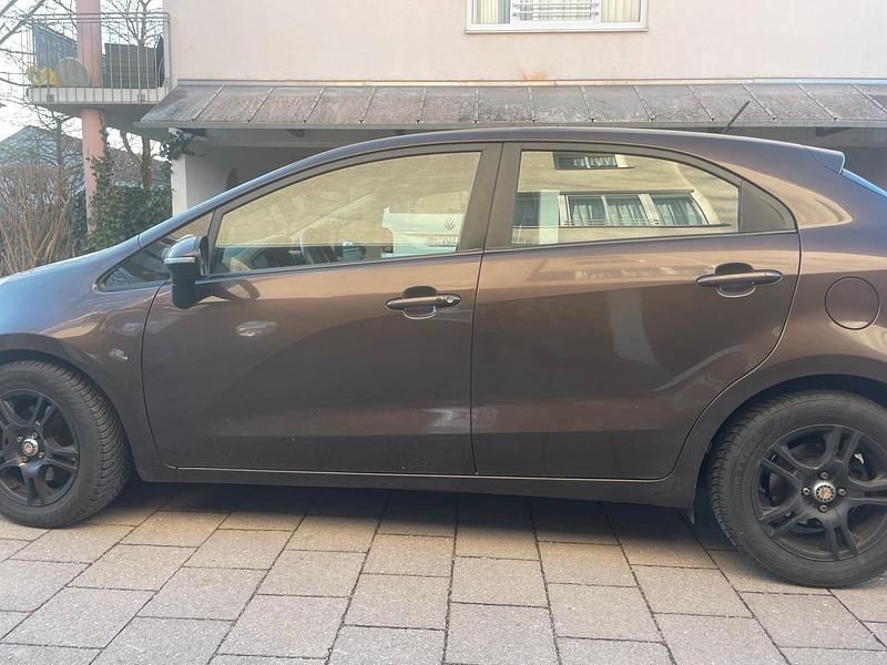 Gebraucht Kia Rio Platinum Edition 90 PS (66 kW) 2014 Braun Kleinwagen