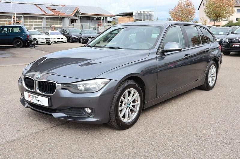 Grau Gebraucht 2015 BMW 320 Basis Kombi | 11.900 € (Guter Preis) - Bild 1/4