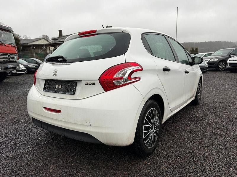 Gebraucht Peugeot 208 Access 68 PS (50 kW) 2014 Weiß Kleinwagen