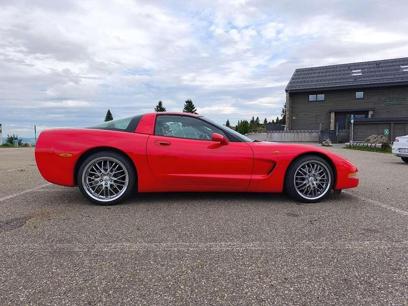 Używany Corvette C5 345 KM (253 kW) 1999 Czerwony Coupe