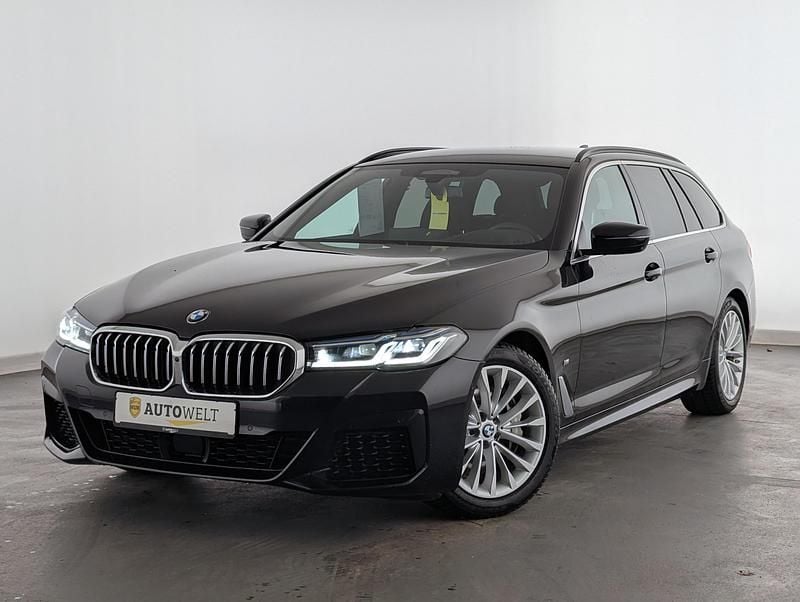Gebraucht BMW 540 Shadowline 340 PS (250 kW) 2023 Saphirschwarz
