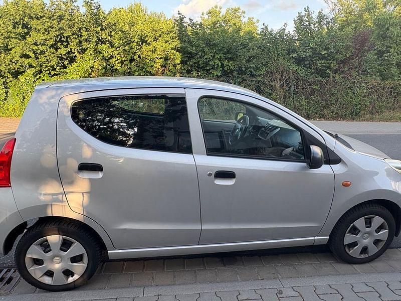 Silber Gebraucht 2008 Suzuki Alto Basic Kleinwagen | 1.900 € (Etwas zu teuer) - Bild 1/4