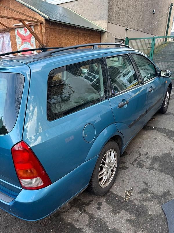 Gebraucht Ford Focus 116 PS (85 kW) 2001 Blau Kombi