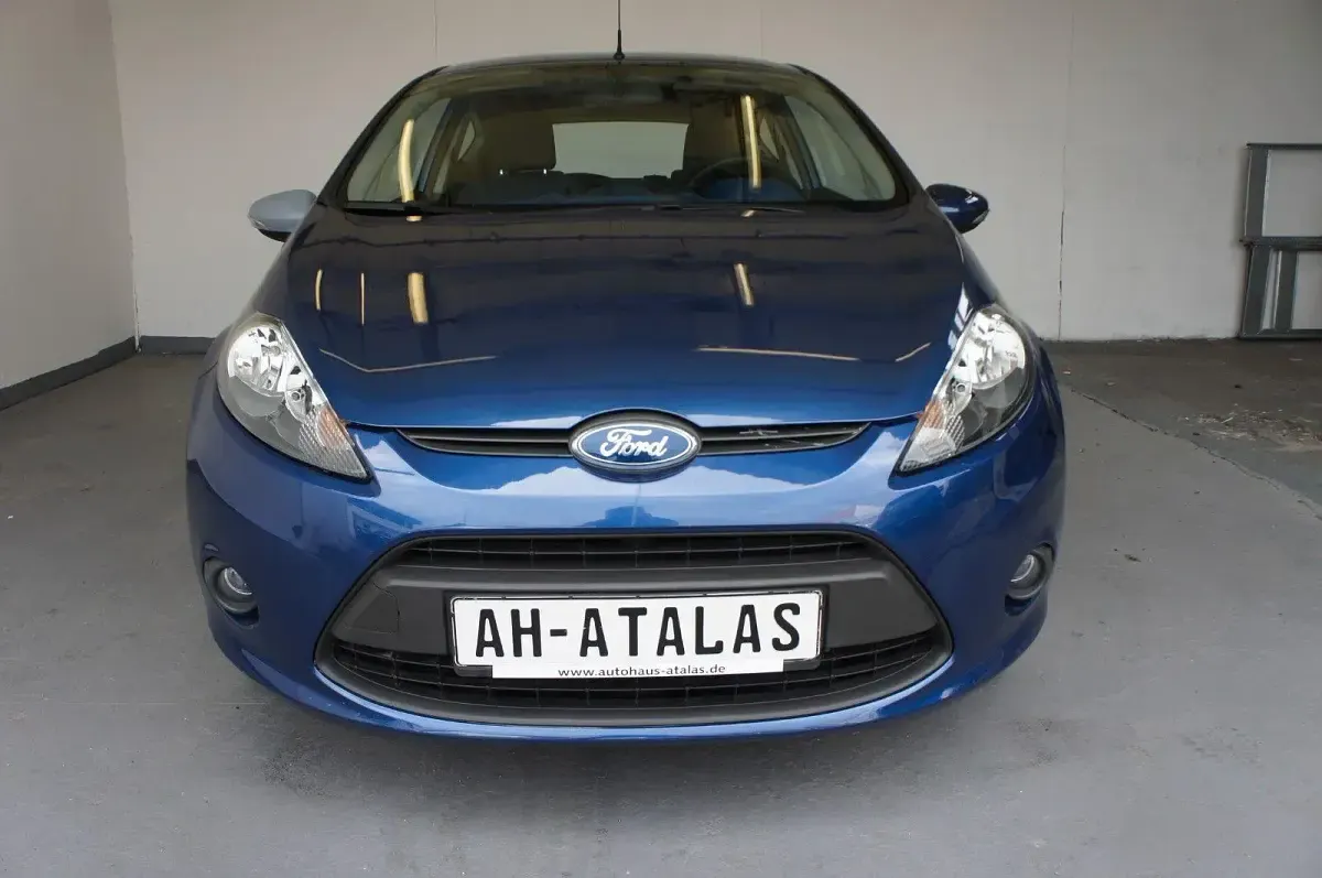 Gebraucht Ford Fiesta Titanium 82 PS (60 kW) 2010 Blau Limousine