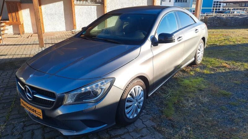 Grau Gebraucht 2014 Mercedes CLA180 Limousine | 8.900 € (Fairer Preis) - Bild 1/4