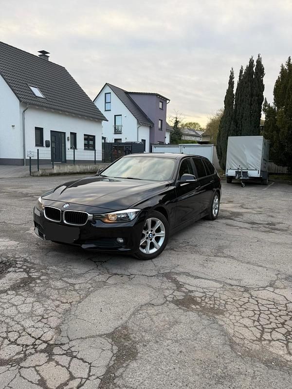Gebraucht BMW 320 184 PS (135 kW) 2013 Schwarz Kombi