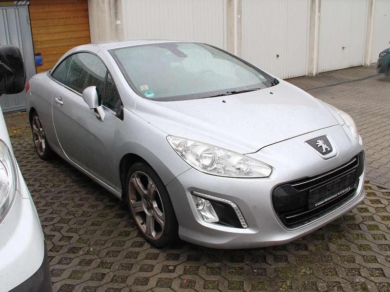 Gebraucht Peugeot 308 CC Active+ 156 PS (114 kW) 2013 Silber Cabrio