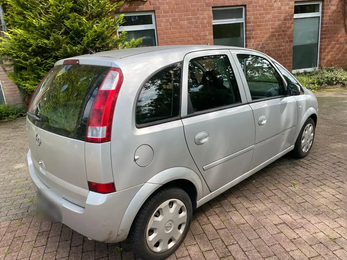 Gebraucht Opel Meriva 90 PS (66 kW) 2005 Silber Van / Kleinbus