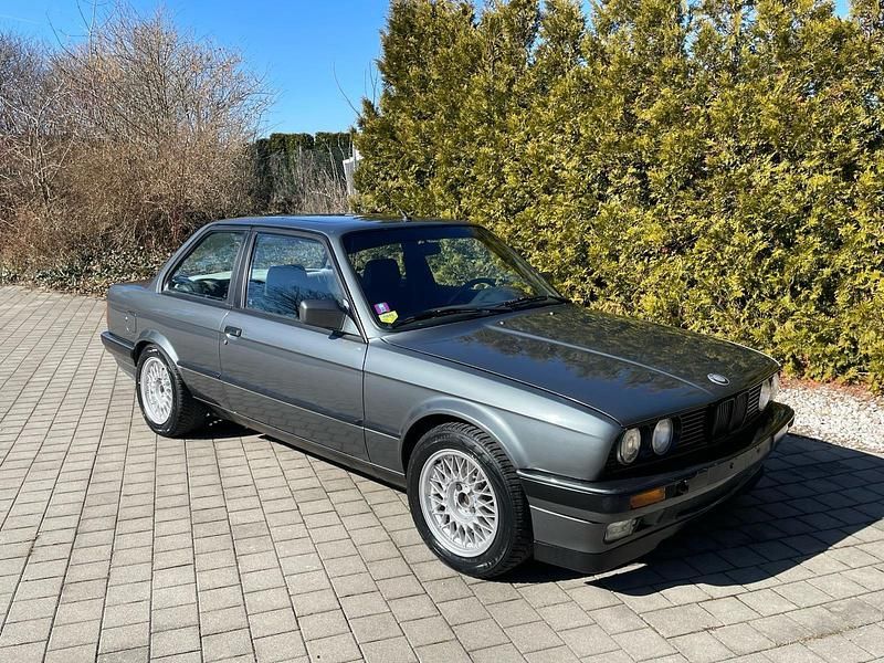 Gebraucht BMW 318 112 PS (82 kW) 1988 Grau Coupé