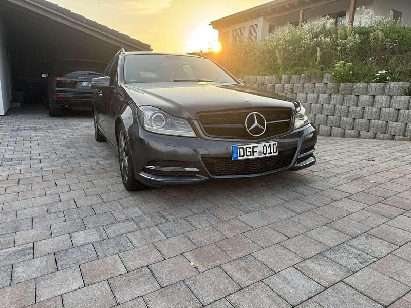 Grau Gebraucht 2013 Mercedes C220 Avantgarde Kombi | 6.990 € (Guter Preis) - Bild 1/4