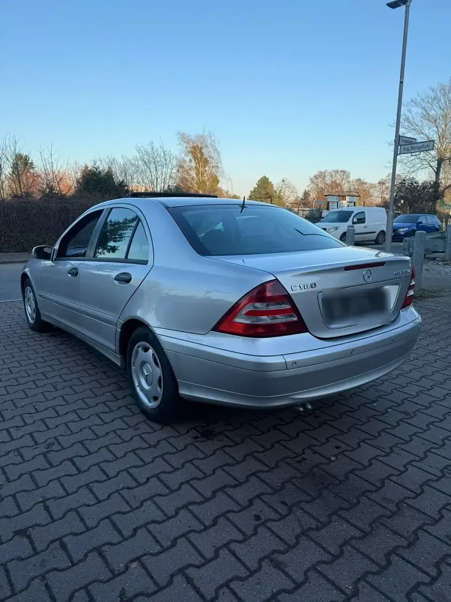 Gebraucht Mercedes C180 Classic 143 PS (105 kW) 2002 Silber Limousine