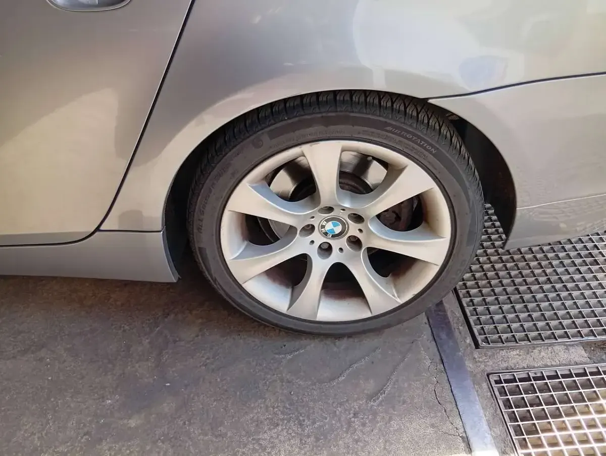 Gebraucht BMW 530 218 PS (160 kW) 2005 Grau Kombi