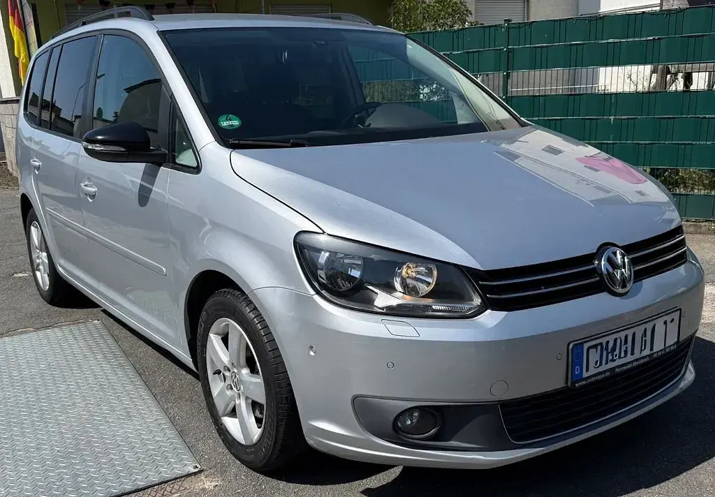 Gebraucht VW Touran Style 105 PS (77 kW) 2012 Silber Van / Kleinbus