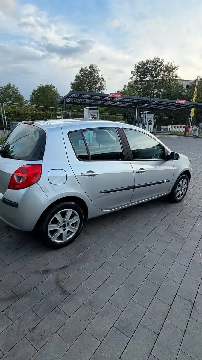 Gebraucht Renault Clio 112 PS (82 kW) 2008 Silber Kleinwagen
