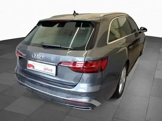 Gebraucht Audi A4 S-Line 163 PS (119 kW) 2023 Daytonagrau perleffekt Kombi