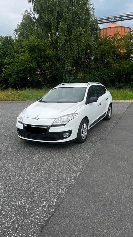 Weiß Gebraucht 2013 Renault Mégane GrandTour Kombi | 4.450 € (Guter Preis) - Bild 1/4