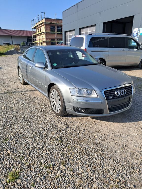 Grau Gebraucht 2006 Audi A8 Sport Limousine | 4.200 € - Bild 1/4