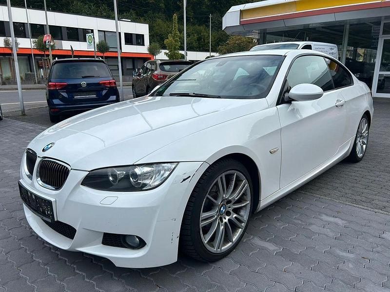 Weiß Gebraucht 2008 BMW 320 M Sport Coupé | 6.990 € (Guter Preis) - Bild 1/4
