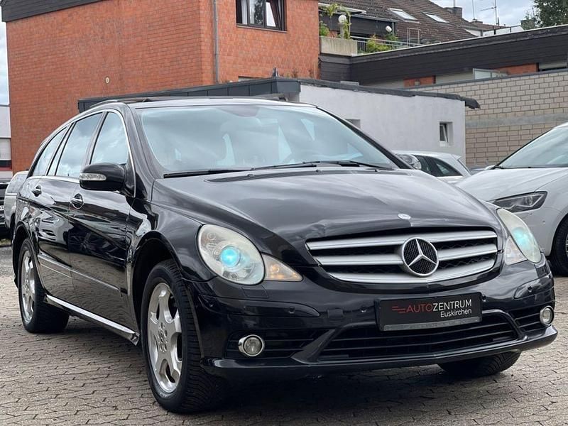 Schwarz Gebraucht 2010 Mercedes 320 Limousine | 6.990 € (Fairer Preis) - Bild 1/4