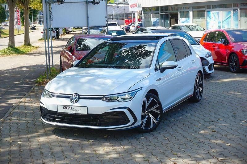 Weiß Gebraucht 2020 VW Golf VIII R-line Limousine | 20.990 € (Fairer Preis) - Bild 1/4