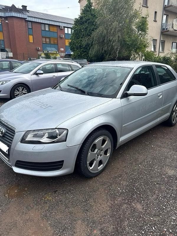 Silber Gebraucht 2011 Audi A3 Kleinwagen | 3.000 € (Superpreis) - Bild 1/4