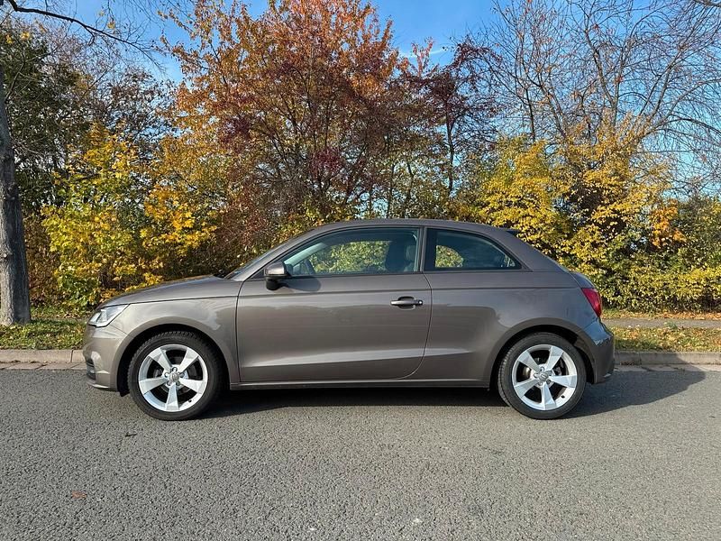 Andere farben Gebraucht 2017 Audi A1 Sport Limousine | 11.800 € - Bild 1/4