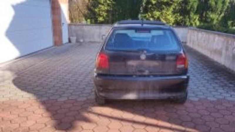 Second-hand VW Polo Conceptline 75 CP (55 kW) 1999 Negru Hatchback