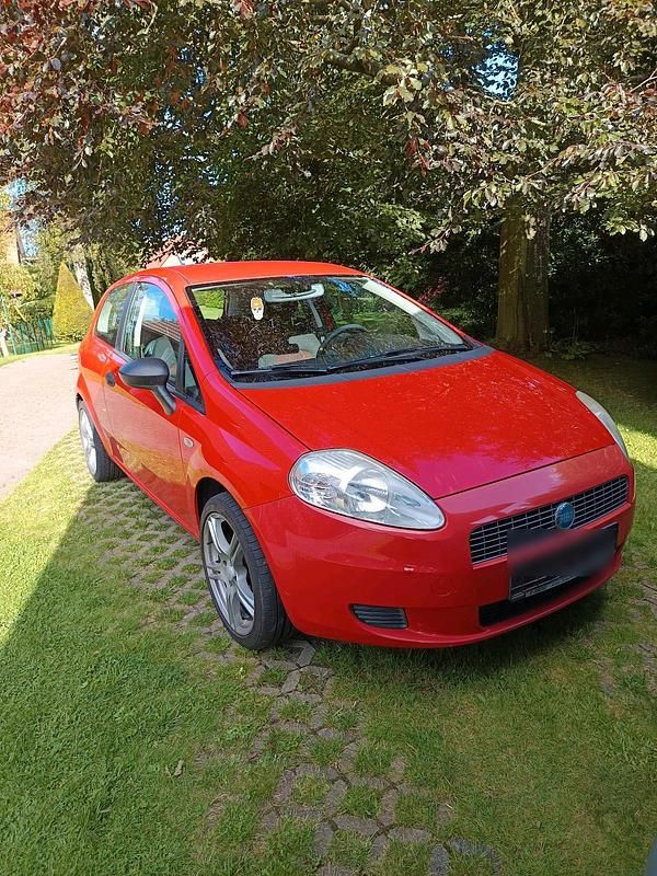 Rot Gebraucht 2008 Fiat Grande Punto Kleinwagen | 900 € (Superpreis) - Bild 1/4