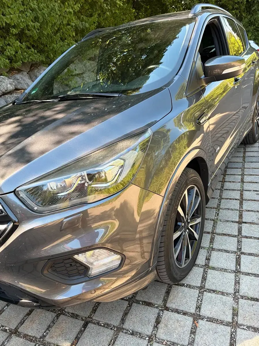 Gebraucht Ford Kuga ST-Line 150 PS (110 kW) 2018 Grau SUV