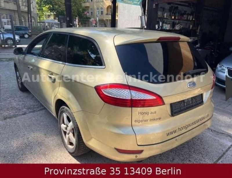 Gebraucht Ford Mondeo Ghia 131 PS (96 kW) 2008 Gold Kombi
