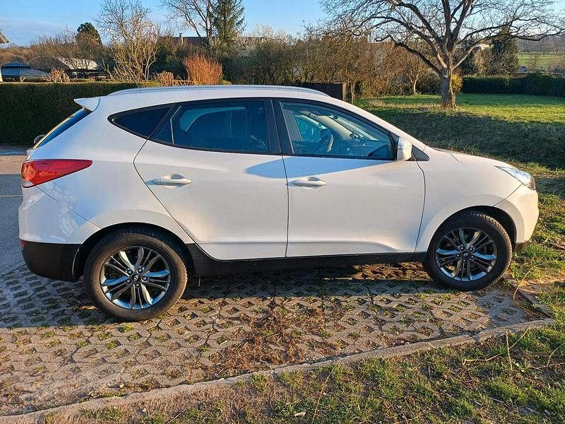 Gebraucht Hyundai ix35 163 PS (119 kW) 2012 Weiß SUV