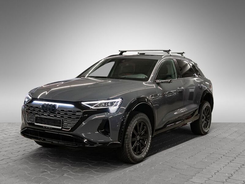 Gebraucht Audi Q8 e-tron Ambiente 300 kW (408 PS) 2024 Magnetgrau SUV