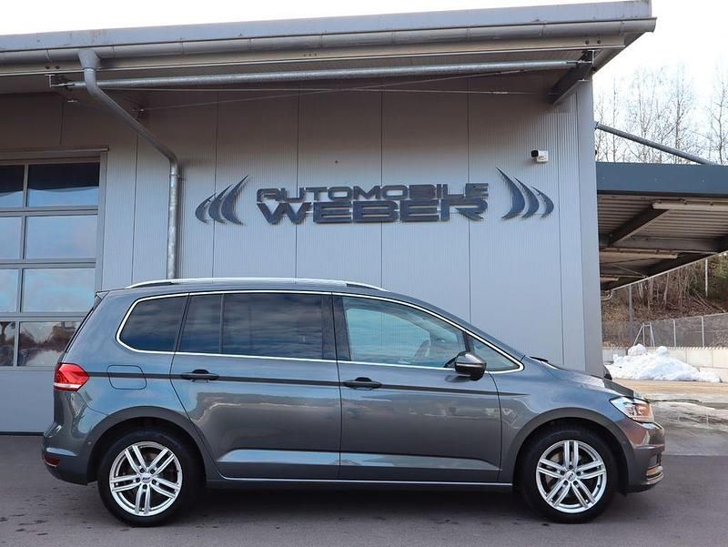 Gebraucht VW Touran Highline 190 PS (139 kW) 2018 Grau Van / Kleinbus