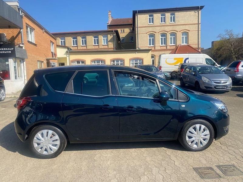 Gebraucht Opel Meriva Innovation 140 PS (102 kW) 2014 Grün Van / Kleinbus