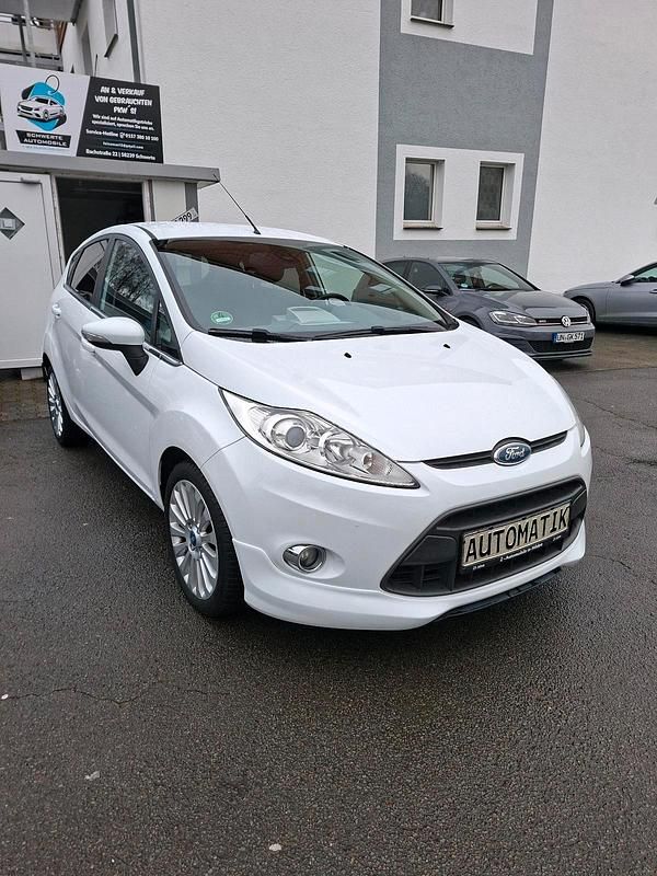 Weiß Gebraucht 2009 Ford Fiesta Kleinwagen | 7.399 € (Etwas zu teuer) - Bild 1/4