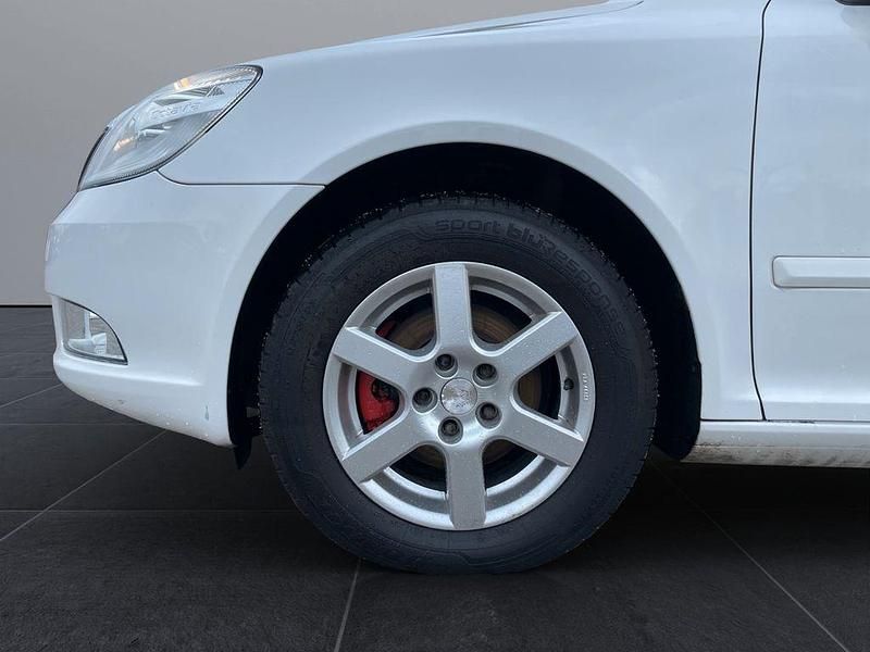 Gebraucht Skoda Octavia Ambiente 105 PS (77 kW) 2009 Weiß Kombi