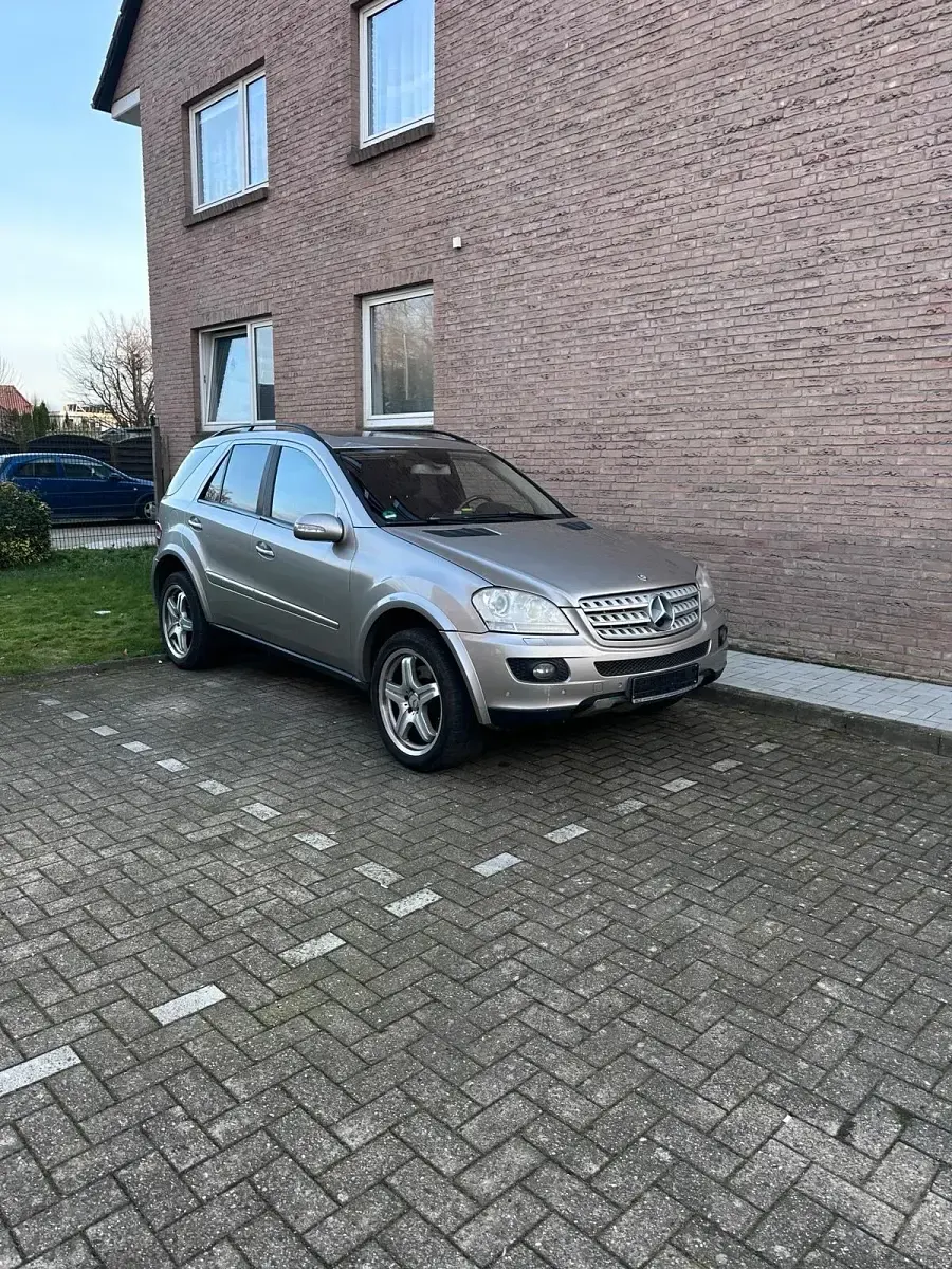 Gebraucht Mercedes ML420 AMG 306 PS (225 kW) 2007 Gold SUV